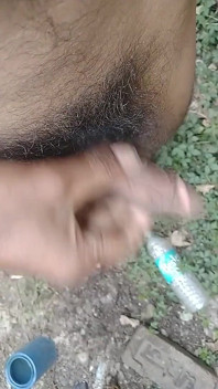 Я сьогодні поїхав у район і побачив відео дівчини. Я так збудився в молодості, щоб не тримати свій пеніс.