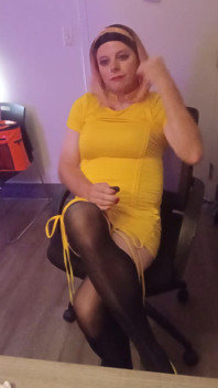 Gurl in Yellow