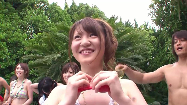 Japan X: Swimming pool outdoor action with hairy Asian babes