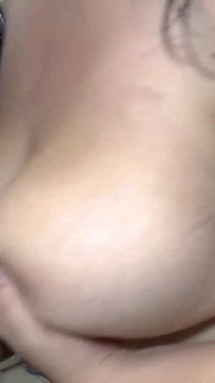 Bbw bläst großen und harten schwanz im badezimmer