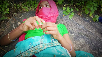 Premi pooja: Desi ragazza venuta villaggio foresta area sesso - desi bhabhi nella...