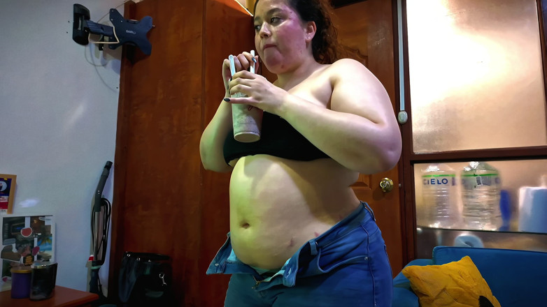 Nicole Passat: Natural Curves with Nicole