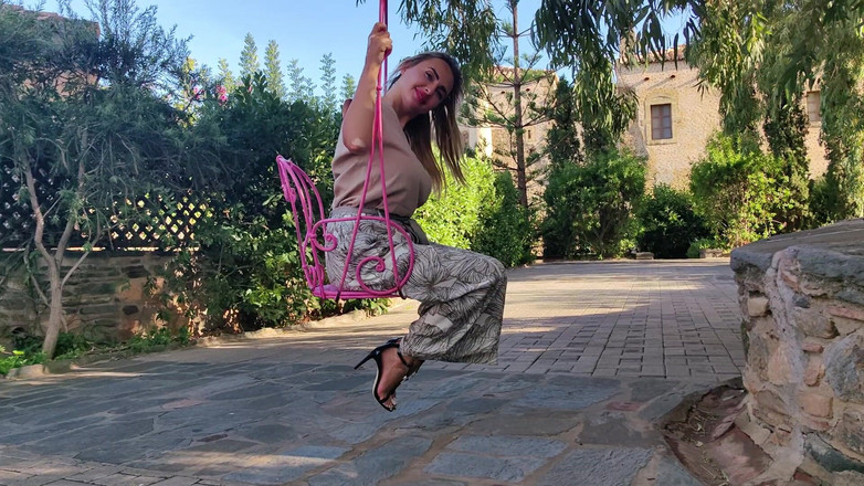 Goddess Lena: Bahçemde bana hayran ol