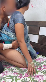 Yumuşak şeyleri çıkarmama yardım etmesi için üvey erkek kardeşimi aradım