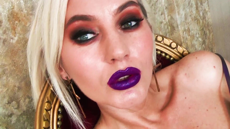 Goddess Celine: Goon culto a adoctrinamiento por bikini morado