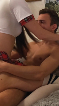 Miluji, když mi můj nevlastní bratr pomáhá s mými domácími úkoly
