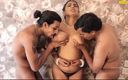 Indian Savita Bhabhi: Vdova tetička má sex se dvěma mladými desi chlapci, Desi...