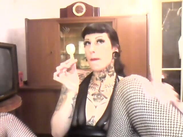 Domina Lady Vampira - SM Studio Femdom Empire: Sugar lips