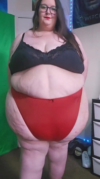 SSBBW gigante andando de calcinha vermelha apertada