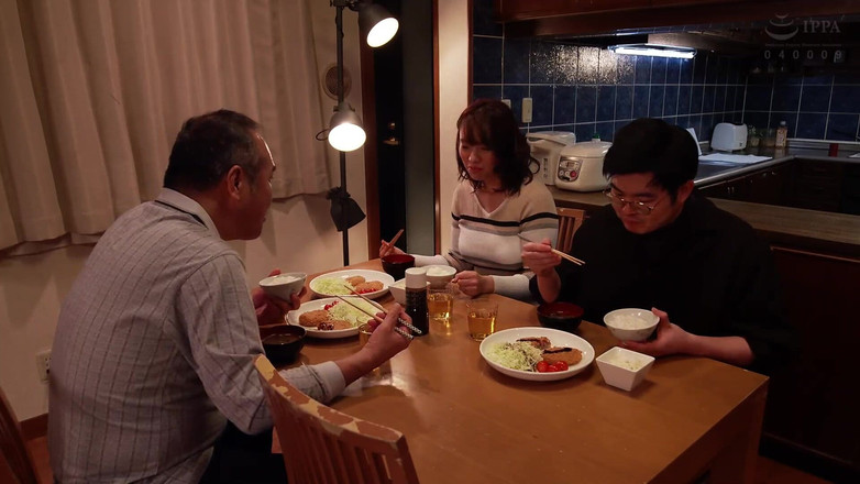 Eagle-Special: Reina sa efter att hennes svärmor knullade henne och förmodligen...