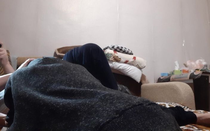 Lesbian-candys: Rychlý lesbický sex na posteli