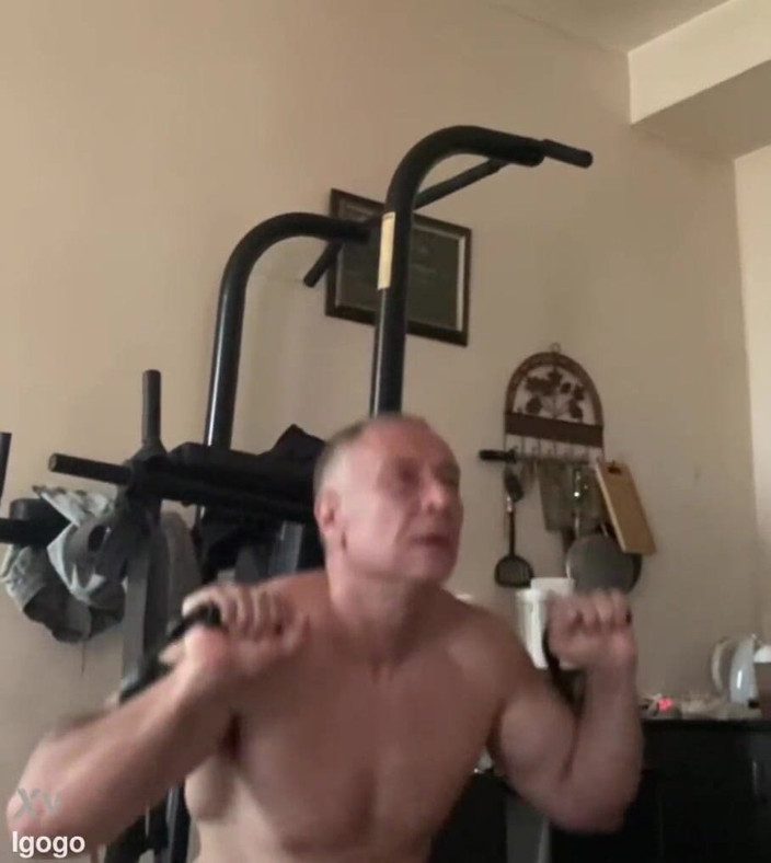 Alex Art: Час у спортзалі