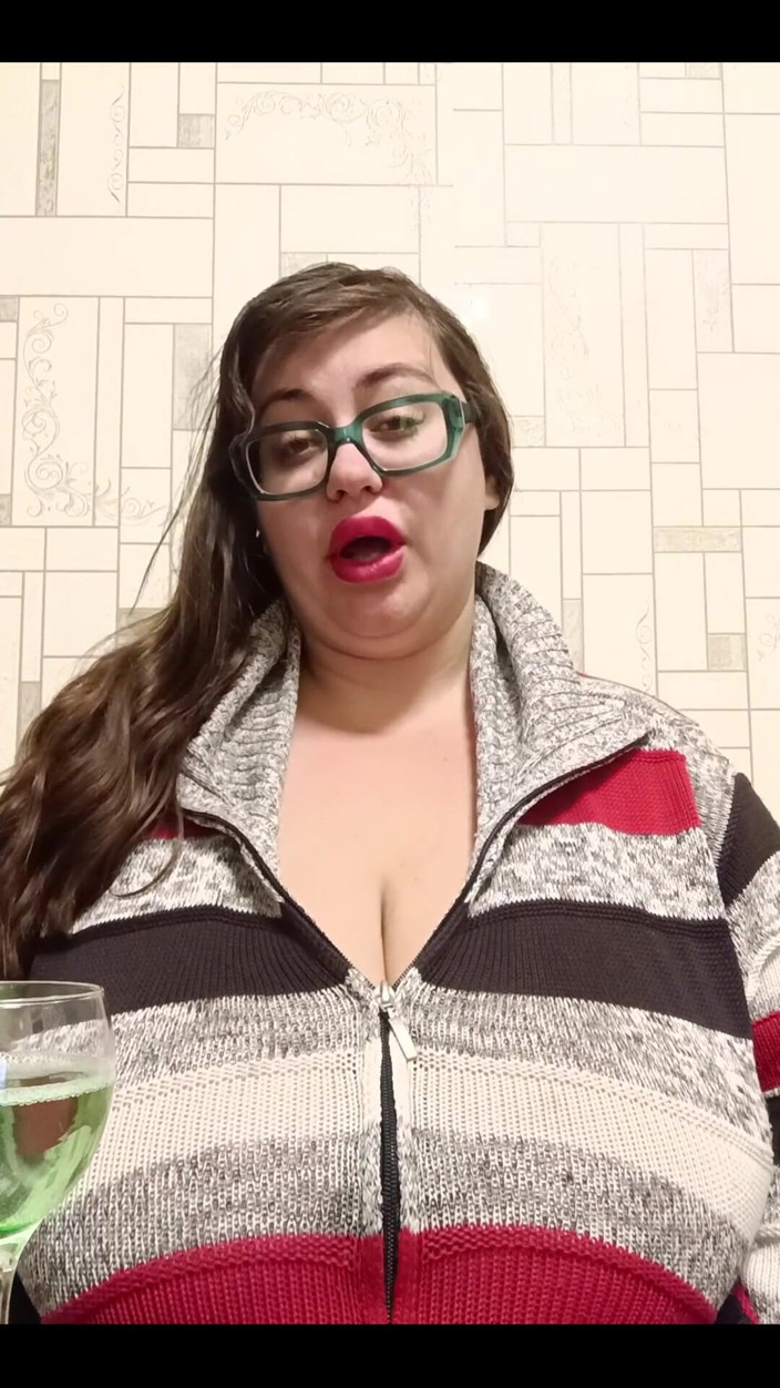 Nina Doll: Tu aimes les gros nichons ?