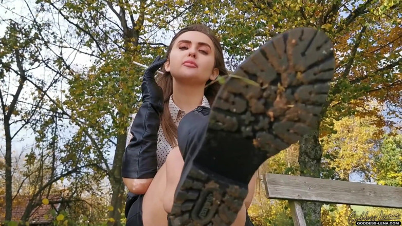 Goddess Lena: Mangiatrice di sporco per i miei stivali