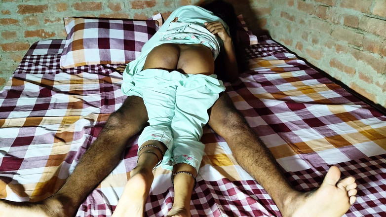Shivanibaby: मैं रात में अपनी पत्नी को चोद रहा था