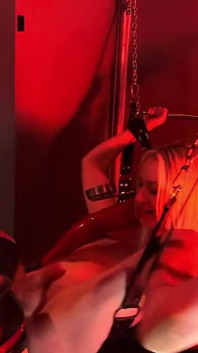 Okrutne eksperymenty Femdom: Deep Double Anal fucking [Diana Von Rigg & Miss Anna Elite]