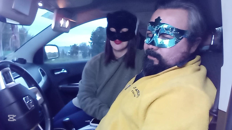 Mois Fantasys: Menampar muka di dalam mobil