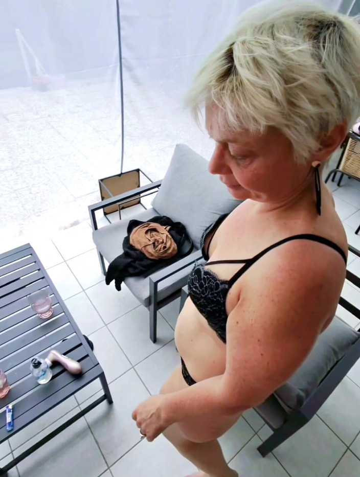 Sofy13: Je Me Faite Baiser Le Cul En POV Sur Ma...