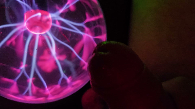Onwdomu3: Macro and Electric Ball on My Dick