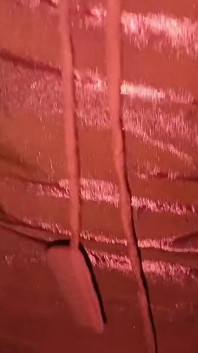 Panenský mladý chlapec chce hrát sexuální hru se svou nevlastní chůvou s velkými prsy
