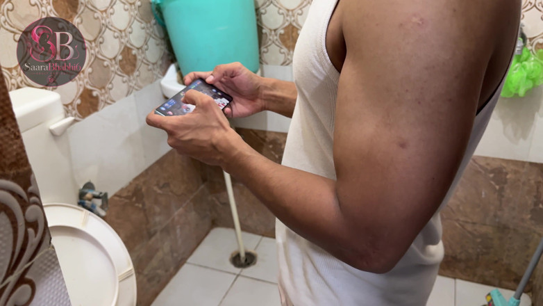 Saarabhabhi6: O enteado era viciado em jogos, então como a madrasta...