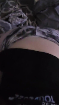 Menghisap zakar dan menelan air mani - Mama_Foxx94