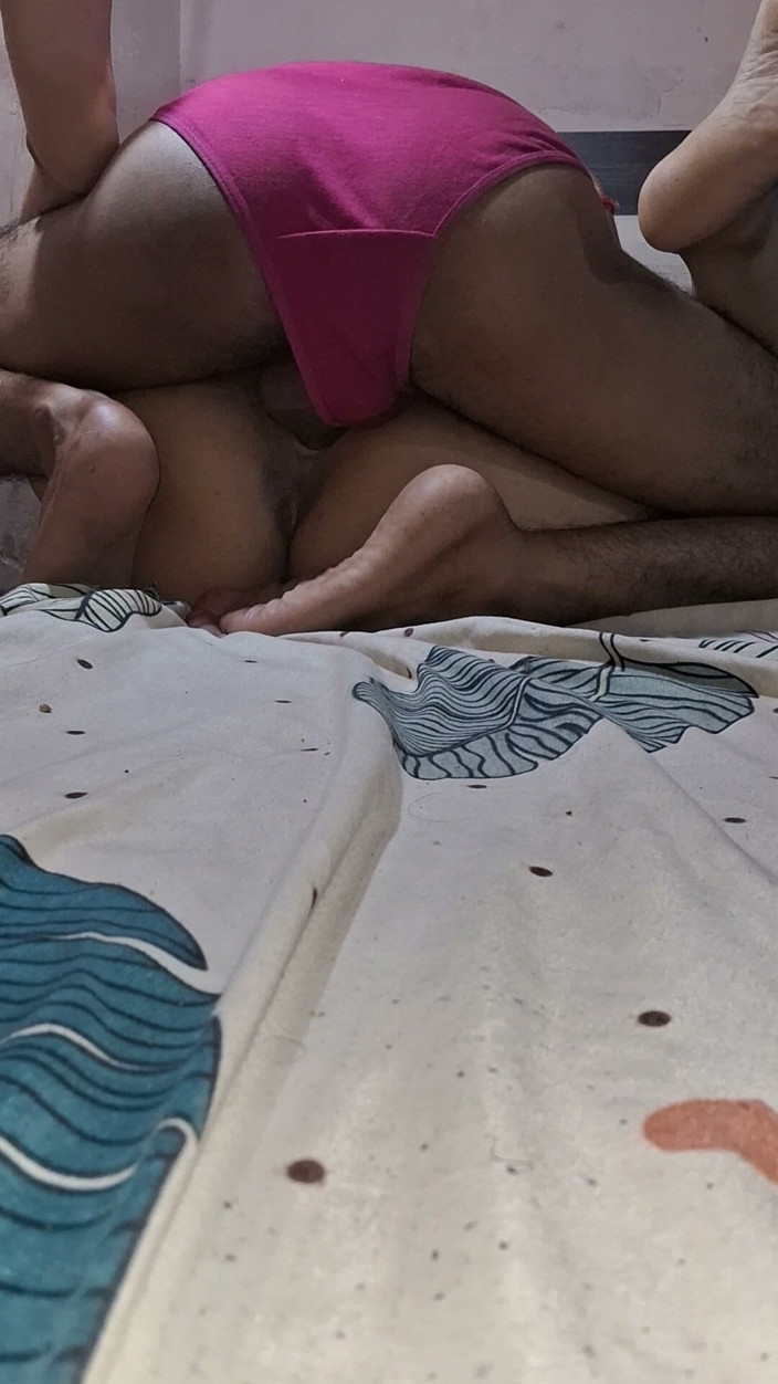 Sunnylesbians: 인도 형수 후배위 따먹기