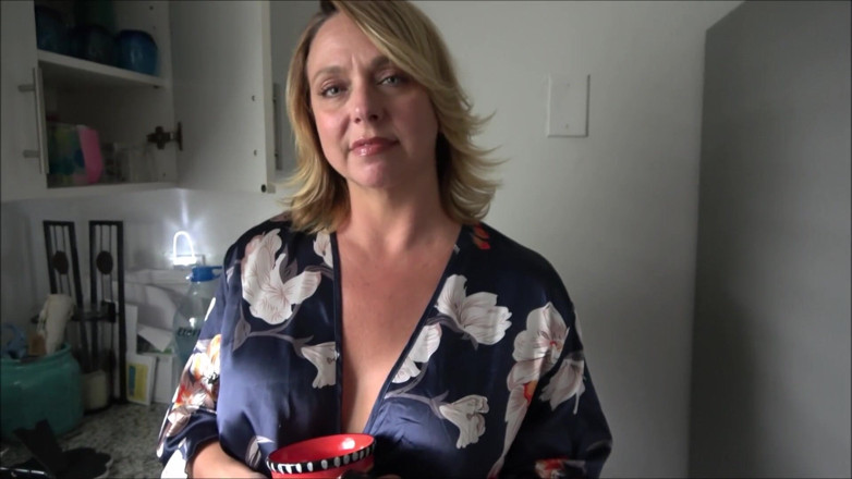 Alex Adams: L’accident de ma copine - Brianna Beach - Maman passe en premier