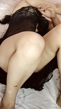 น้องสาวต่างมารดาโง่ๆ ของฉันเจอฉันเปลือยกาย แล้วฉันชวนเธอเปลือยด้วยกันจนสุดท้ายเย็ดกันแรงๆ