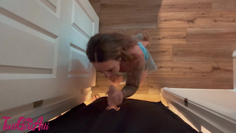 TallGirlAlli - Alli Skye: The Hotwife Tour Activities Day Bonding!