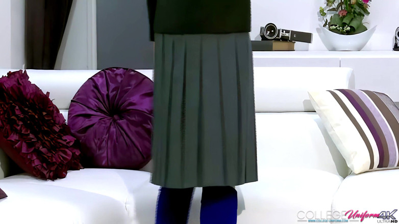 College Uniform: Royal Blues за участю Софії Сміт
