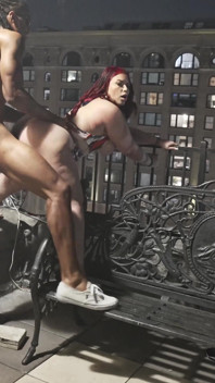 Puerto Rican Big Booty Ruda jebana na dachu z widokiem na miasto przez kubańską BBC