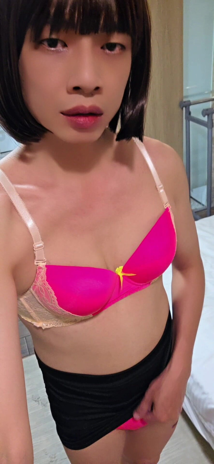 Taiwancdgirl: Je růžové spodní prádlo sexy?