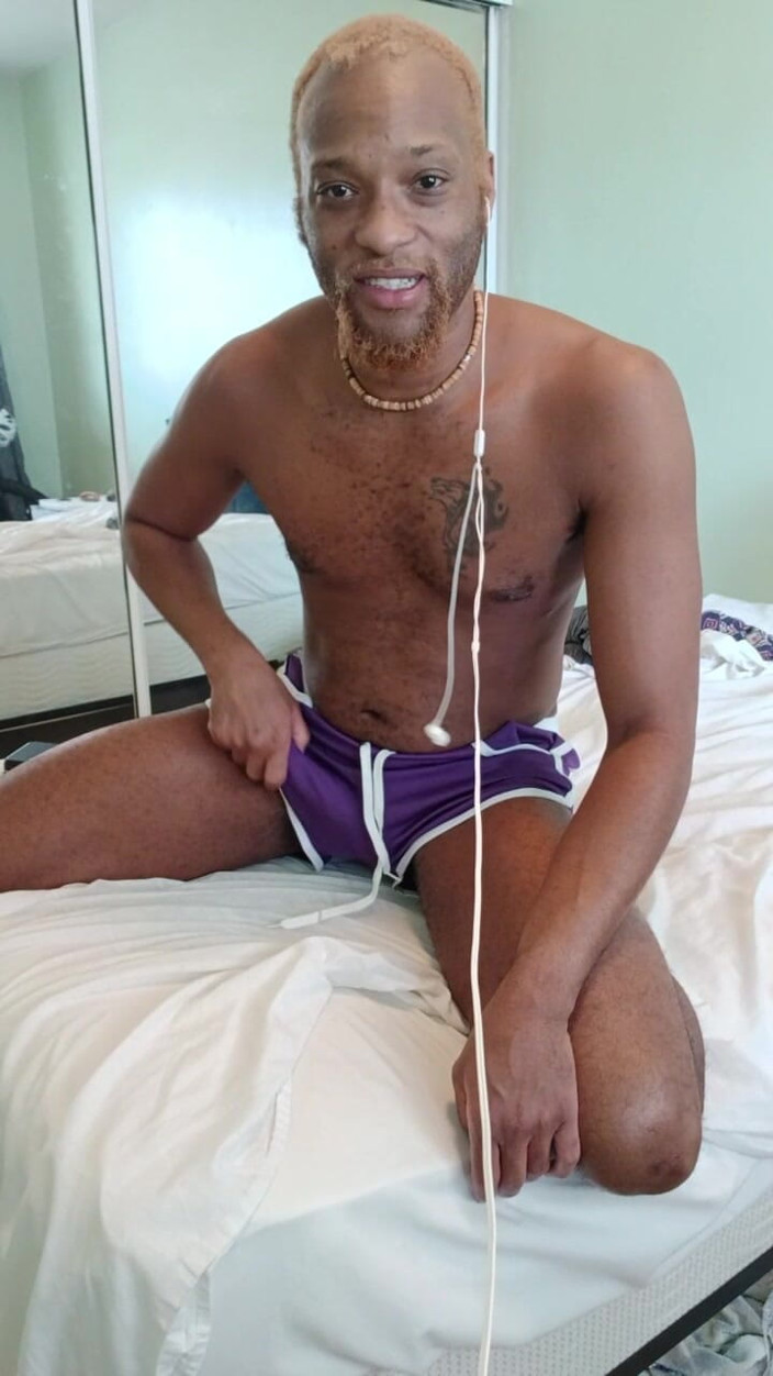 Kennie Jai: Purple Kraťas honění pro fanouška!