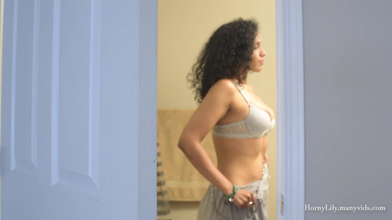 Horny Lily: Індійська мамка, інструкція з дрочки на хінді
