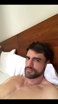 In mijn hotelkamer in Rio, klaar voor mijn volgende scène