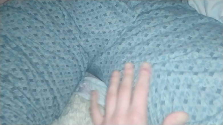 MartyBrady: Twink Bear chơi với chân và chân của bạn trai