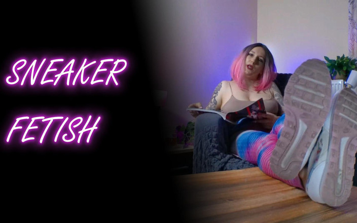 Lady_Angela: Lady Angela Reading a Magazine and Prompting Her Sneakers Bottoms...