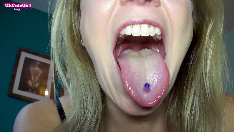 UKCuteGirl: Drobný muž překvapení pohltí schovávající kalhotku!