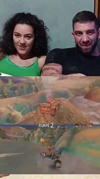 Gamer Girl Hraje Závodní Hry, Sází Na Všechno (anal)