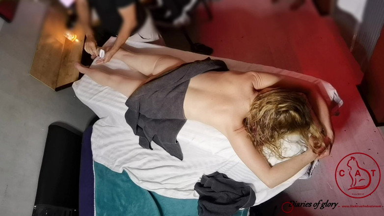 Redcatsroom: Seni aldatan sürtüğün masajının üstünü örttüm! Cilt 1