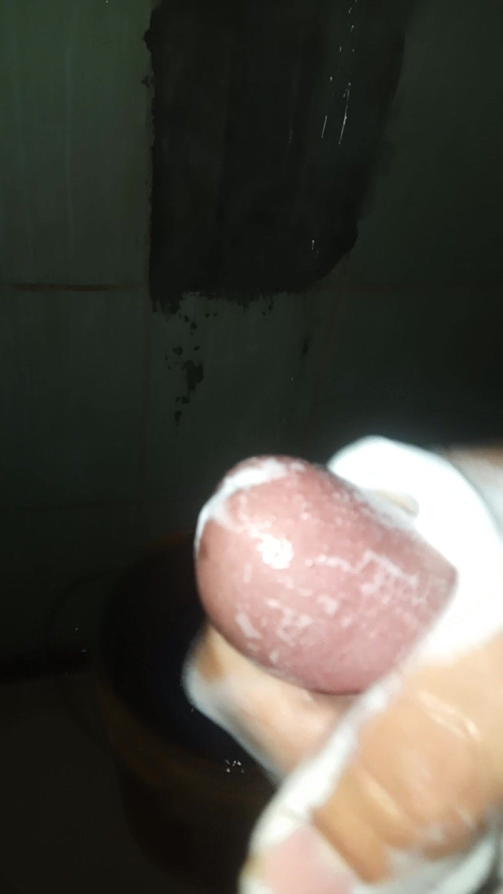 Cute boy jerks off: Chlapec vezme pilulku omylem a skončí tím, že popadne ptáka v...