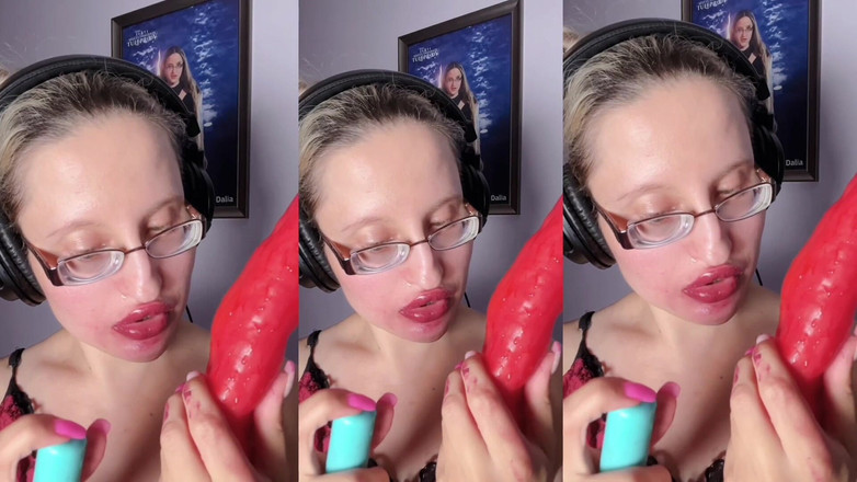 FinDom Goaldigger: Asmr Paprika Pepper Eating - Asmr, ochelari, Gianess, ruj, buze mari,...