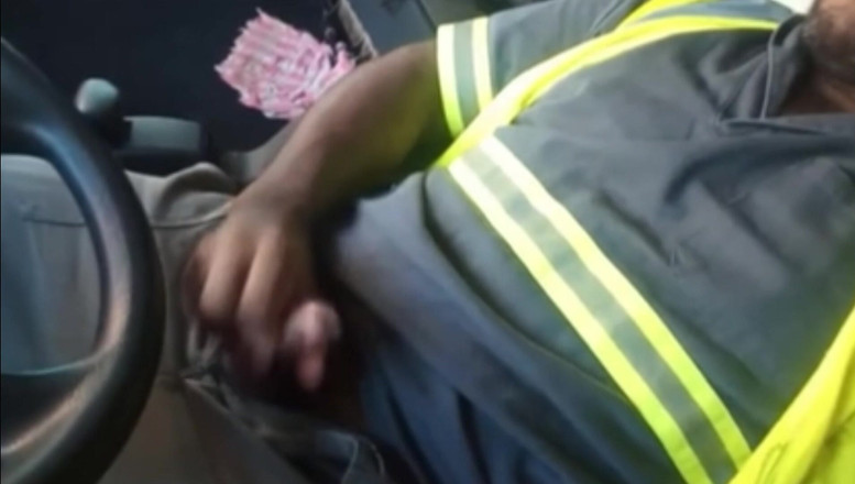 TheBlacKHunterr: Сперма всередину вантажівки