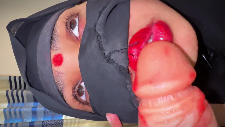 Aria Mia: Efter att ha kommit från college gör den stora kuk...