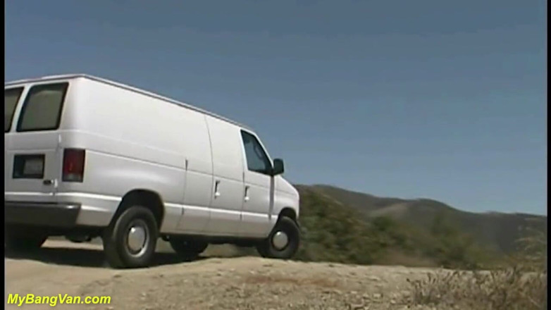 My Bang Van: Skinny MILF picket up from beach for bangvan DP