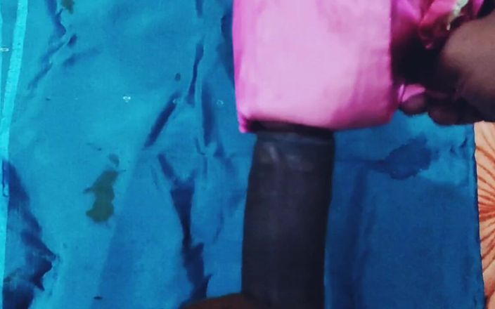 Satin And Silky: Satin-seiden-handjob-porno - sperma auf sari - Satin -seidiger pinker anzug reibt auf schwanzkopf (87)