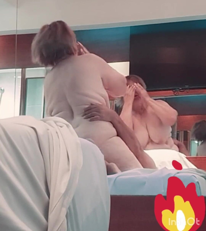 Filipo 11: La Nonna Ama Fare Sesso