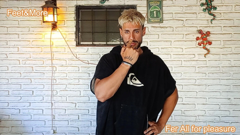 Fer All for pleasure: Fer controlla il naso del suo amico maestro alfa