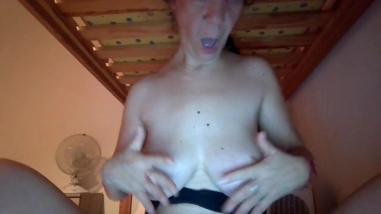 Candelita42: Muy Caliente Por La Mañana En La Cama